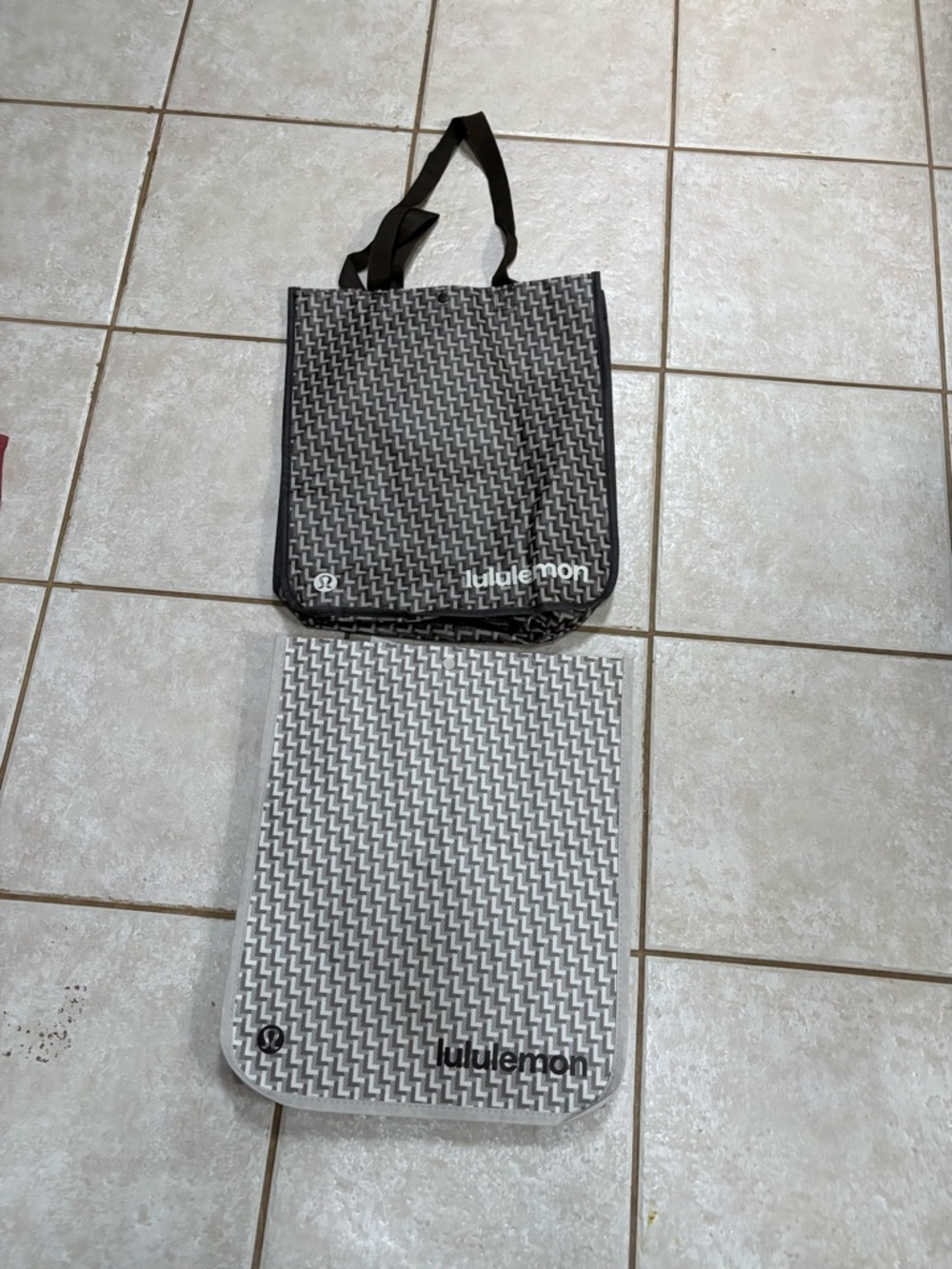 lululemon athletica tote Bag - Gray/Black
Bundle 2